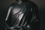 白雪石：佛教文化中的神圣石材
